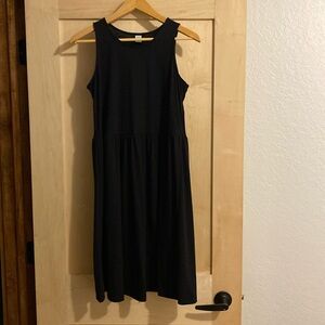 Cute and comfy Old Navy black dress, small tall